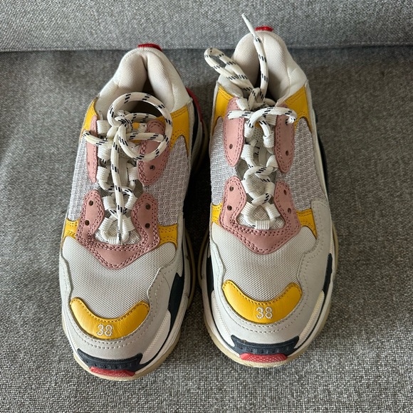 Balenciaga, triple S women’s size 8 in a cream, yellow and red color - Picture 3 of 3